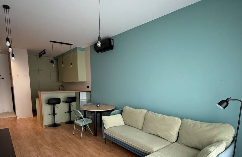 Alquiler de un elegante piso de 2 habitaciones, 49 m², con jardín privado en Cracovia, Polonia